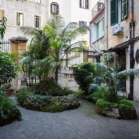 The Royal Story Apartment Rome Exterior photo