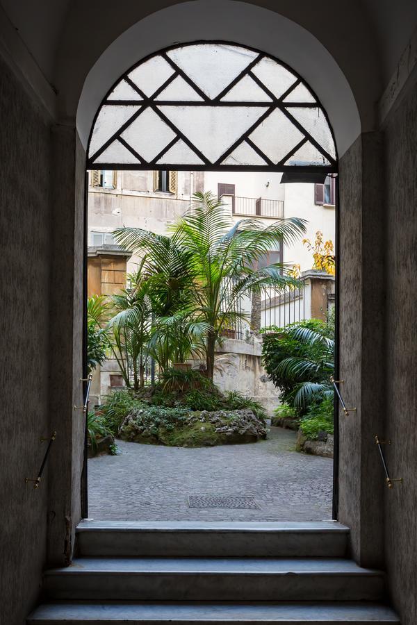 The Royal Story Apartment Rome Exterior photo