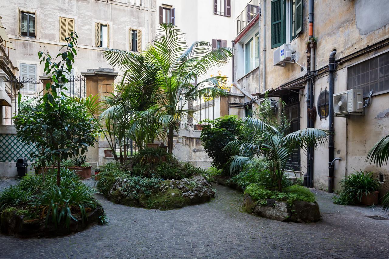 The Royal Story Apartment Rome Exterior photo